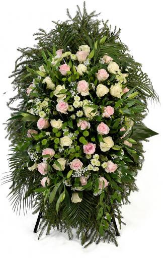 Ритуальный венок из живых цветов с декоративными элементами в Алматы